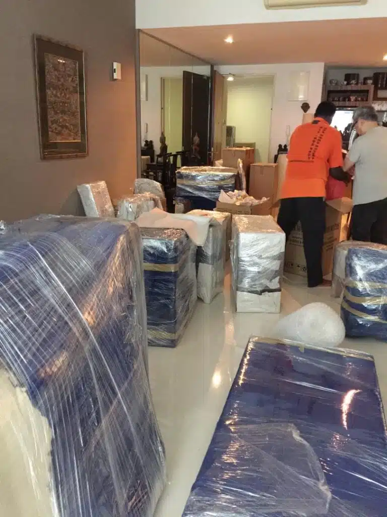 Home Movers Malaysia team providing relocation services