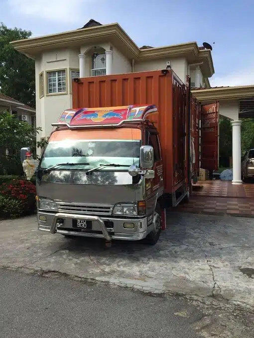 Family house moving from Kuala Lumpur to Penang