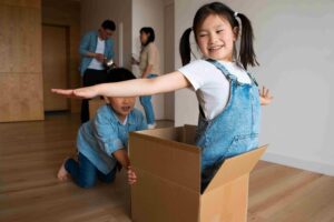 Read more about the article Child-Friendly Moving: Keeping Your Kids (and Pets!) Happy During Relocation