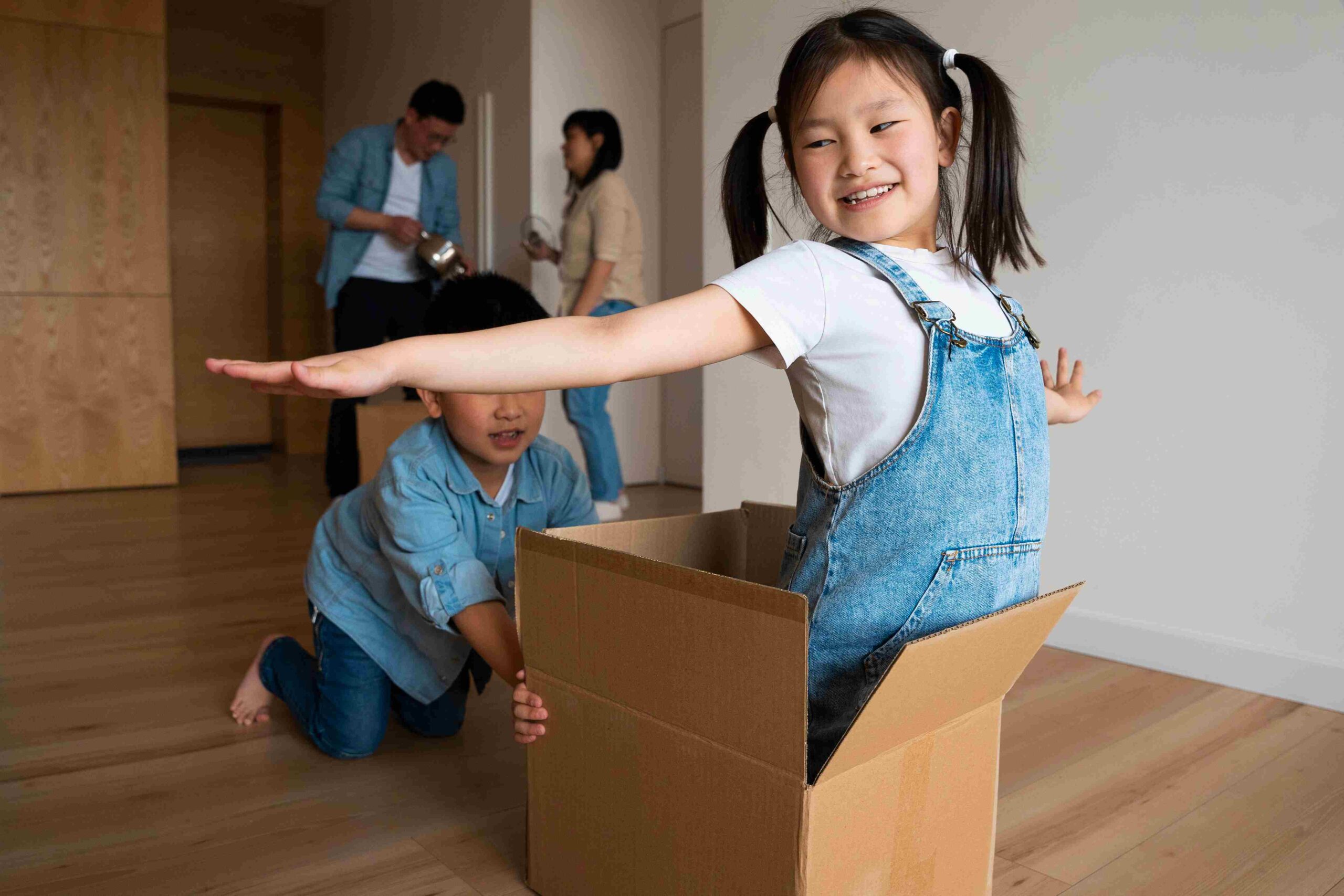You are currently viewing Child-Friendly Moving: Keeping Your Kids (and Pets!) Happy During Relocation